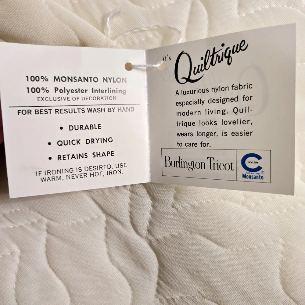 Vintage Cream Quilted Robe with Brown Sateen Accents Size Medium Snap Button NWT
